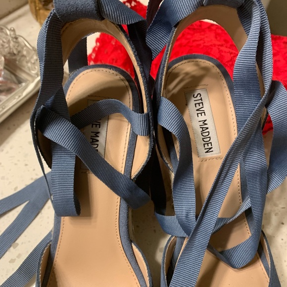 Steve Madden secret wedges - Picture 3 of 4